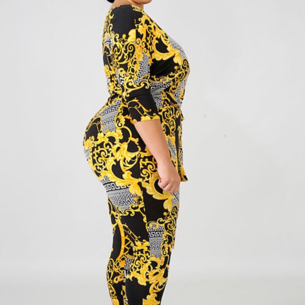 Clothing - Picture 5 of 6